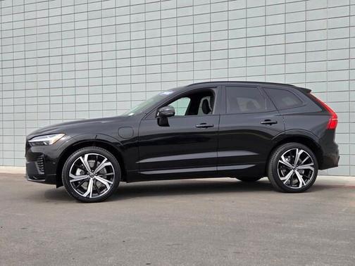 2022 Volvo XC60 Recharge Plug-In Hybrid T8 R-Design