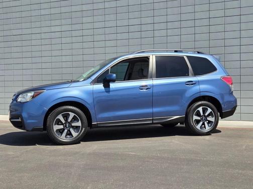Quartz Blue Pearl 2017 Subaru Forester 2.5i Premium