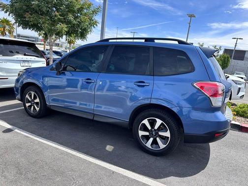 Quartz Blue Pearl 2017 Subaru Forester 2.5i Premium