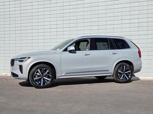 2026 Volvo XC90 B5 Core