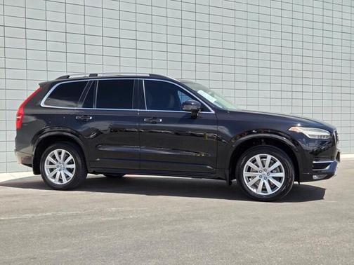 Onyx Black Metallic 2016 Volvo XC90 T6 Momentum