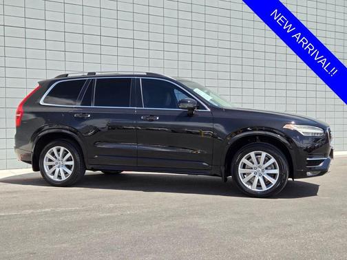 Onyx Black Metallic 2016 Volvo XC90 T6 Momentum