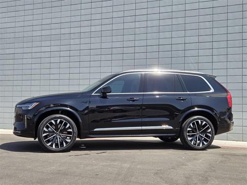 2025 Volvo XC90 B6 Plus 7-Seater
