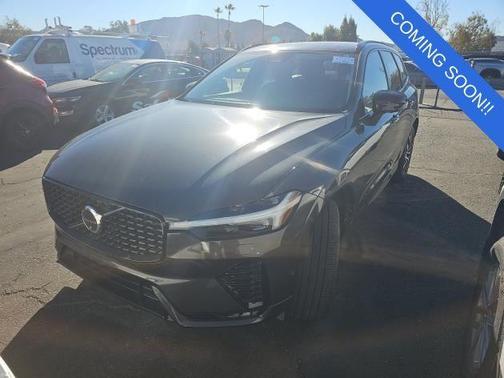2025 Volvo XC60 B5 Plus