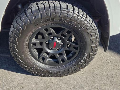 Super White 2016 Toyota 4Runner TRD Pro