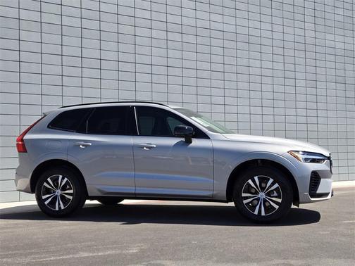 2025 Volvo XC60 Plug-In Hybrid T8 Core
