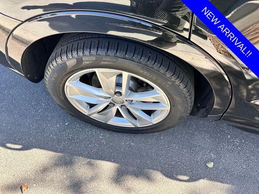 Mythos Black Metallic 2018 Audi Q3 2.0T Premium