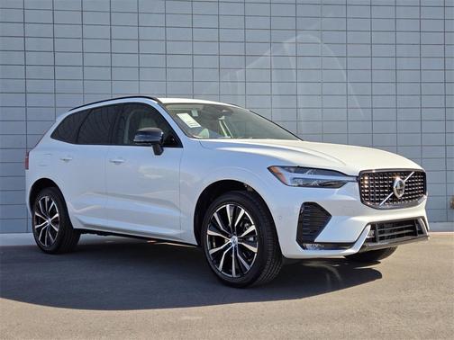 2025 Volvo XC60 B5 Ultra