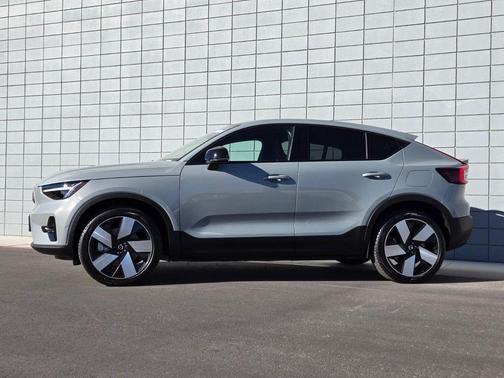 2024 Volvo C40 Recharge Pure Electric Twin Plus