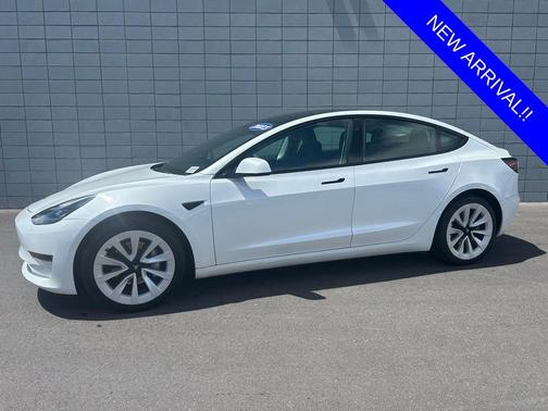 Pearl White Multi 2023 Tesla Model 3 Base