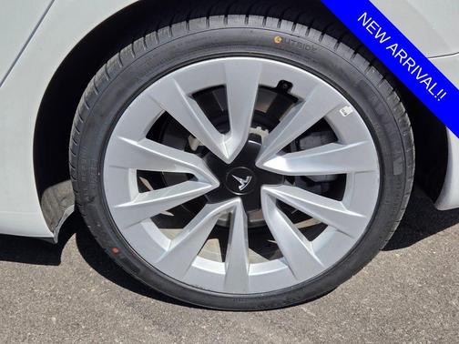 Pearl White Multi 2023 Tesla Model 3 Base