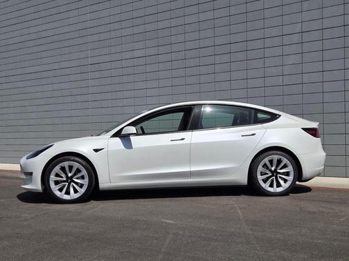 Pearl White Multi 2023 Tesla Model 3 Base