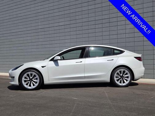 Pearl White Multi 2023 Tesla Model 3 Base