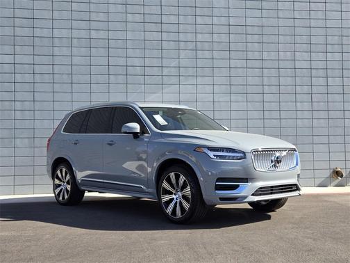 2025 Volvo XC90 Plug-In Hybrid T8 Ultra 6-Seater