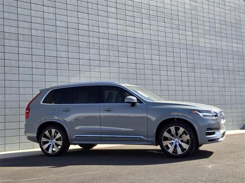 2025 Volvo XC90 Plug-In Hybrid T8 Ultra 6-Seater