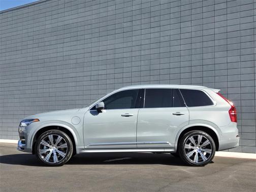 2025 Volvo XC90 Plug-In Hybrid T8 Ultra 6-Seater