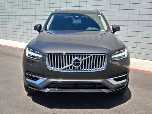 2025 Volvo XC90 Plug-In Hybrid T8 Plus 6-Seater