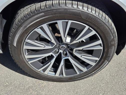 2021 Volvo XC90 T5 Momentum 7 Passenger