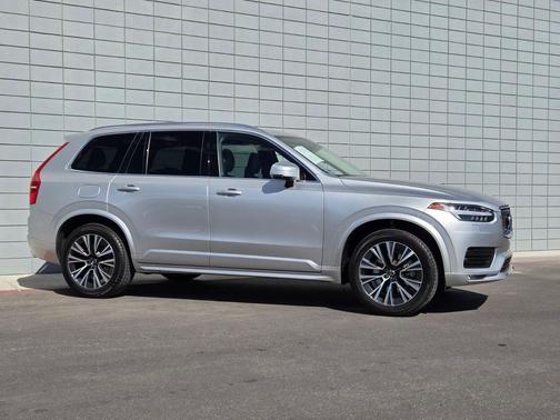 2021 Volvo XC90 T5 Momentum 7 Passenger