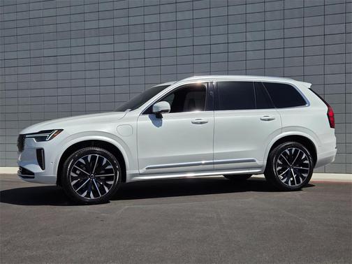 2026 Volvo XC90 Plug-In Hybrid T8 Plus 7-Seater