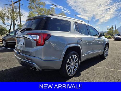 2023 GMC Acadia Denali