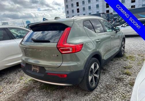 2023 Volvo XC40 B5 Plus Bright Theme