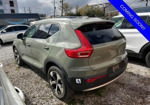 2023 Volvo XC40 B5 Plus Bright Theme