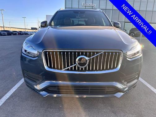 2021 Volvo XC90 T6 Momentum 7 Passenger
