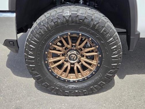 Summit White 2025 Chevrolet Silverado 2500 LTZ