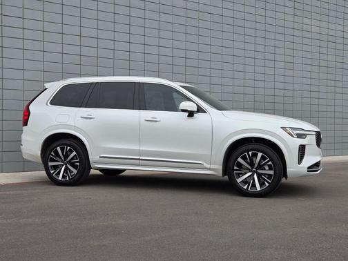 2026 Volvo XC90 B6 Core