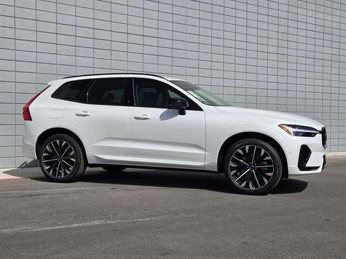Crystal White 2026 Volvo XC60 Plug-In Hybrid T8 Ultra