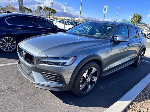 2020 Volvo V60 Cross Country T5