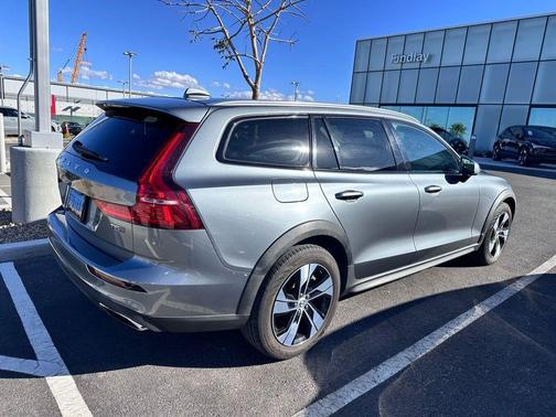2020 Volvo V60 Cross Country T5