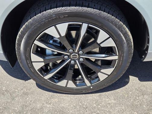 Gray Metallic 2026 Volvo XC60 B5 Plus