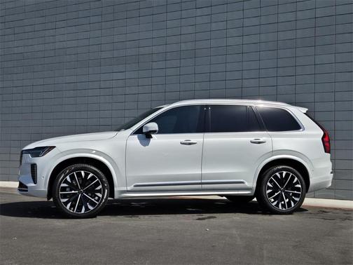 2025 Volvo XC90 B6 Plus 7-Seater