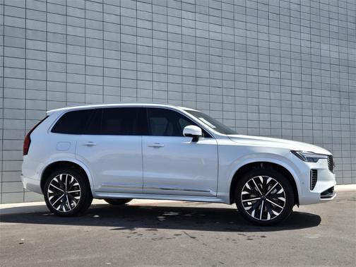 2025 Volvo XC90 B6 Plus 7-Seater