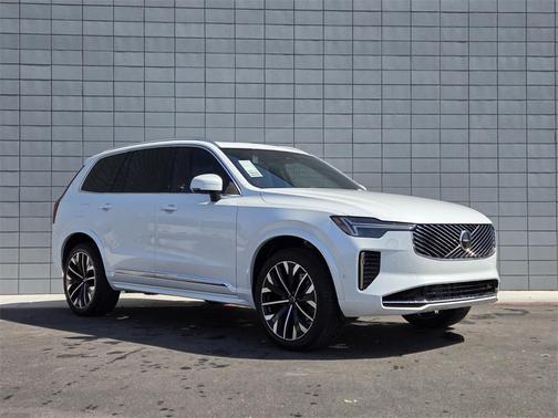 2025 Volvo XC90 B6 Plus 7-Seater