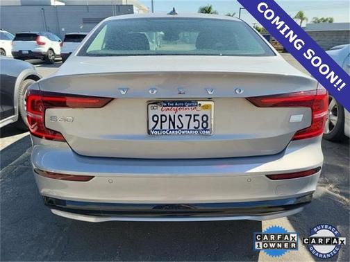 2024 Volvo S60 Recharge Plug-In Hybrid T8 Plus Dark Theme