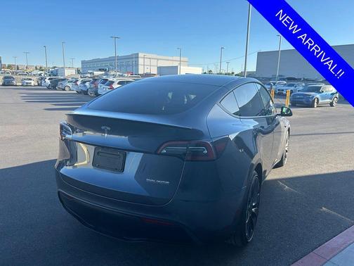 Midnight Silver Metallic 2022 Tesla Model Y Performance