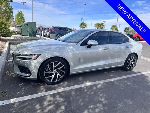 Birch Light Metallic 2020 Volvo S60 T6 Momentum