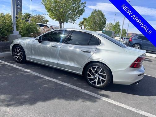 Birch Light Metallic 2020 Volvo S60 T6 Momentum