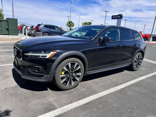 2020 Volvo V60 Cross Country T5