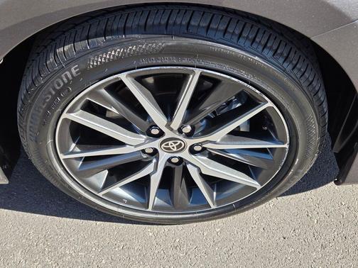 2024 Toyota Camry Hybrid XLE