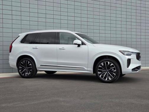 2026 Volvo XC90 B6 Plus 7-Seater