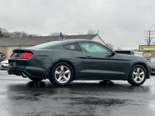 2016 Ford Mustang V6