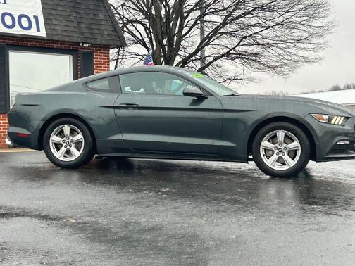 2016 Ford Mustang V6