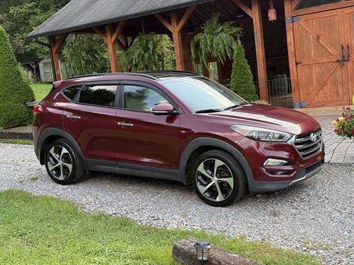 Ruby Wine 2016 Hyundai TUCSON Sport