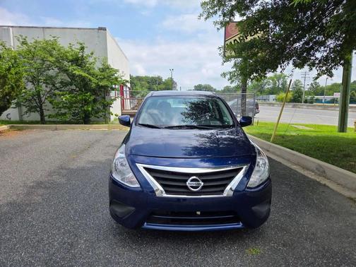 Deep Blue Pearl 2019 Nissan Versa 1.6 SV
