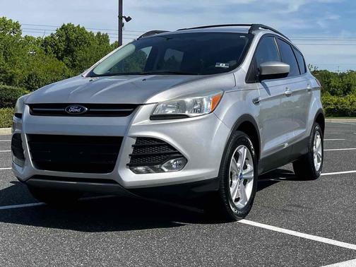 Ingot Silver Metallic 2013 Ford Escape SE