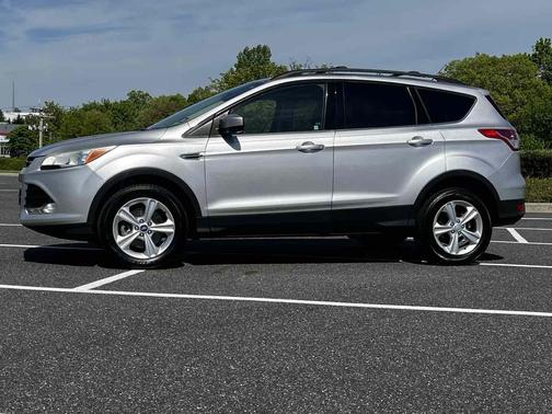 Ingot Silver Metallic 2013 Ford Escape SE